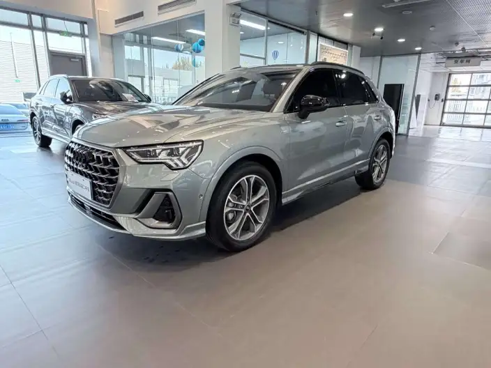 AUDI Q3 2023 Model 45 TFSI quattro Fashion Dynamic Model