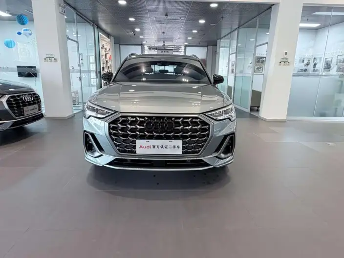 AUDI Q3 2023 Model 45 TFSI quattro Fashion Dynamic Model