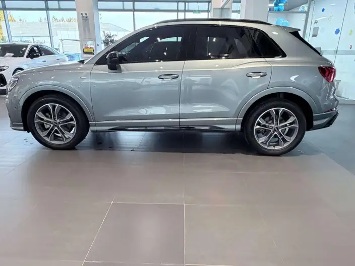 AUDI Q3 2023 Model 45 TFSI quattro Fashion Dynamic Model