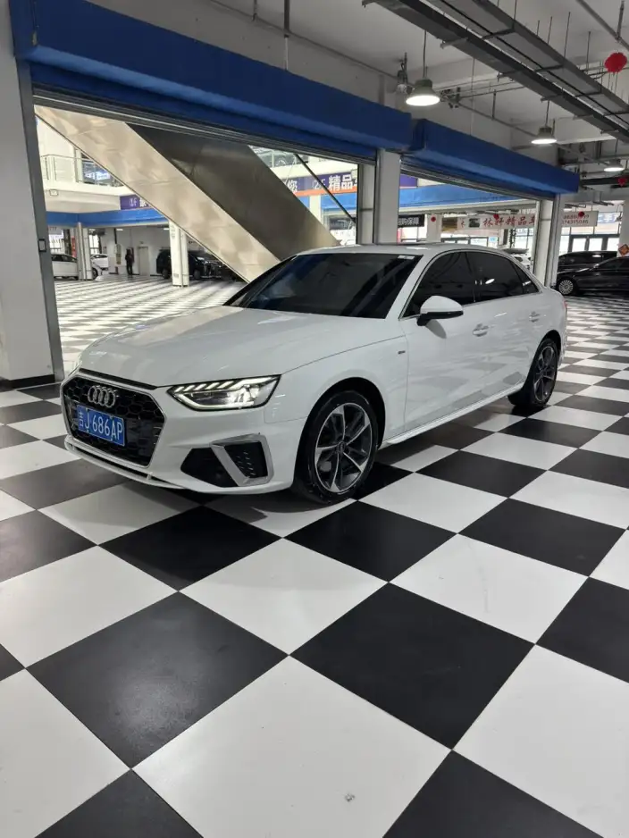 Audi A4 L 2024 Model 40 TFSI Fashion Dynamic Model – фото 1