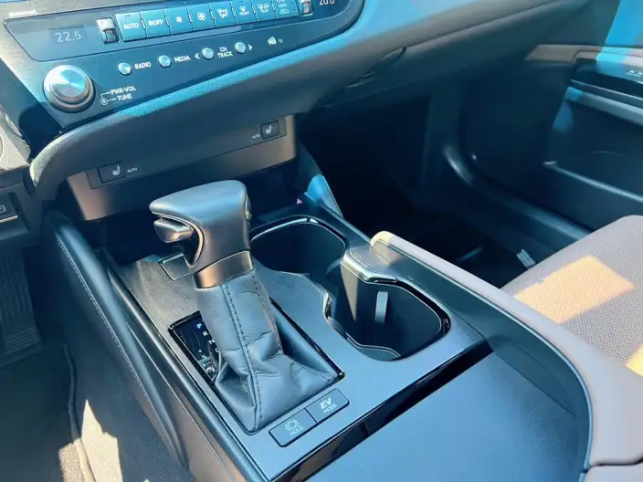Lexus ES 2022 Model 300h Superior Edition – фото 8