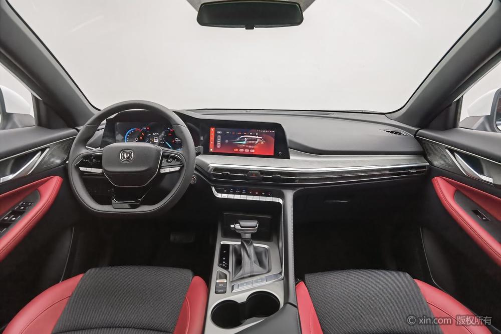 Changan CS35 PLUS Раздел 2023 Changxiang Edition Blue whale NE 1.4T DCT Luxury – фото 11
