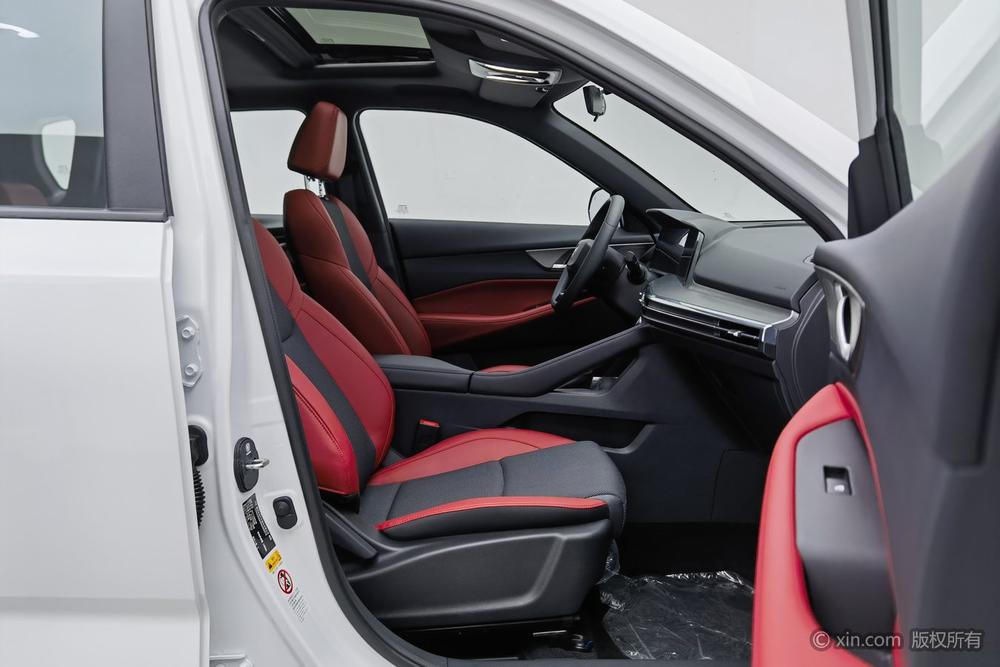 Changan CS35 PLUS Раздел 2023 Changxiang Edition Blue whale NE 1.4T DCT Luxury – фото 23