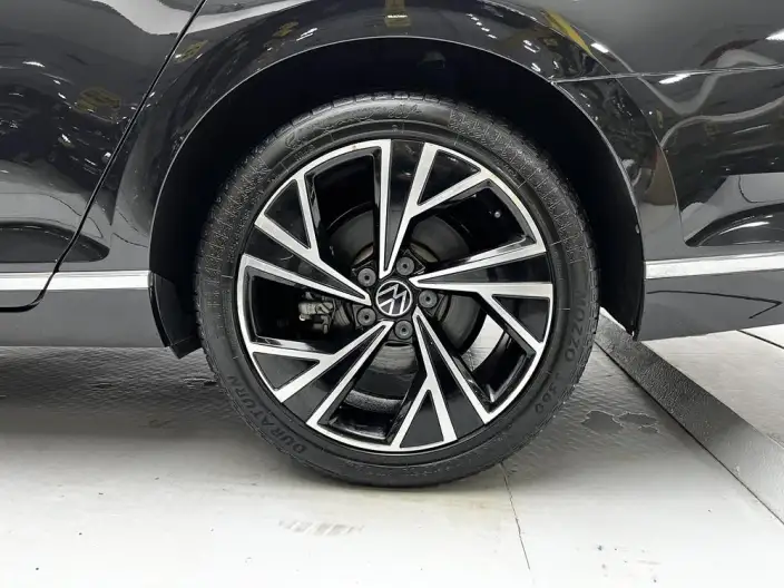 Volkswagen Magotan 2020 Model 330TSI DSG Luxury Model – фото 9