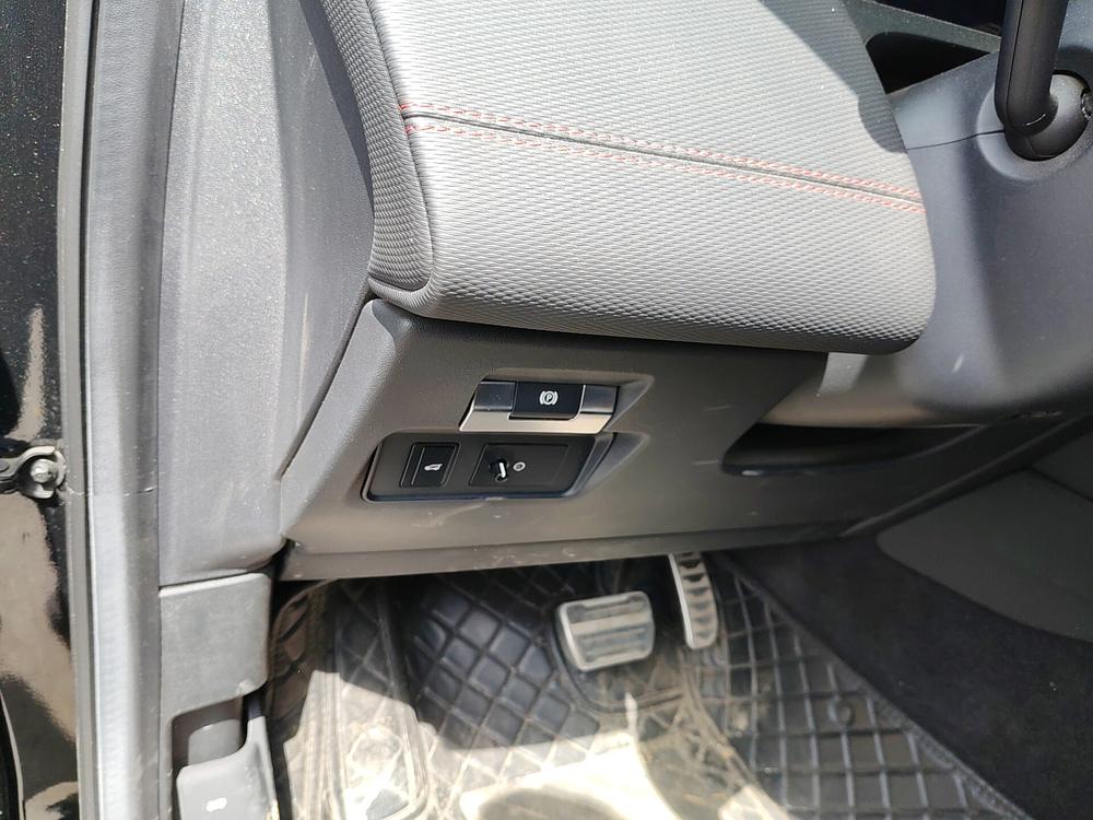 Land Rover Discovery Sport 2022 249PS R-Dynamic S Performance 5-Seat – фото 14