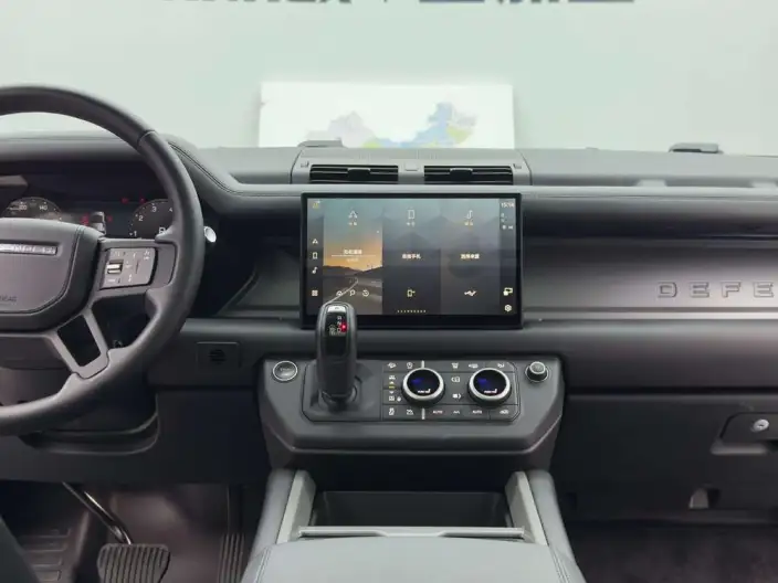 Land Rover Defender 2025 Model 110 3.0T P400 HSE X-Dynamic – фото 7