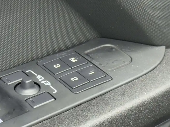 Land Rover Defender 2025 Model 110 3.0T P400 HSE X-Dynamic – фото 10