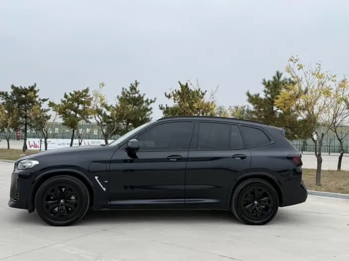 BMW iX3 2022 Model Facelift Leading Model – фото 3