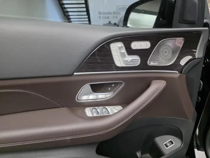 Mercedes-Benz GLS 2023 Model GLS 450 4MATIC Fashion Model – фото 7