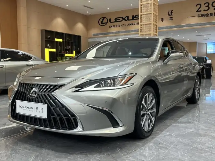 Lexus ES 2022 Model 200 Superior Edition – фото 1