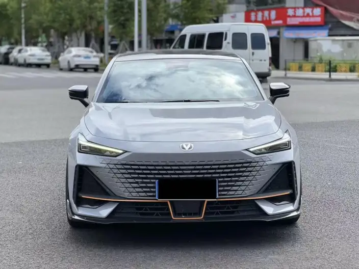 Changan UNI-V 2022 Model 1.5T Sports Edition – фото 2