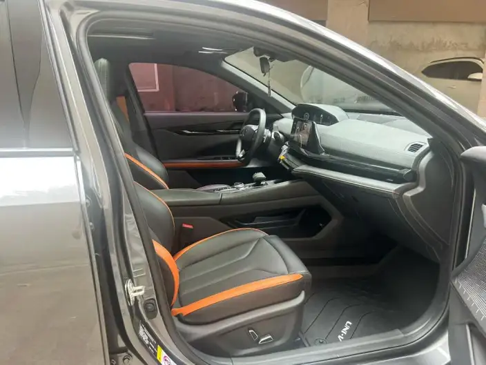 Changan UNI-V 2023 Model 1.5T Noble Model – фото 8