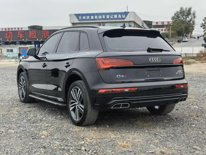 Audi Q5L 2022 Model Facelift 40T Luxury Dynamic Model – фото 4