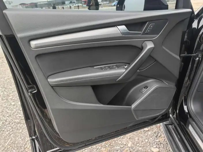 Audi Q5L 2022 Model Facelift 40T Luxury Dynamic Model – фото 9