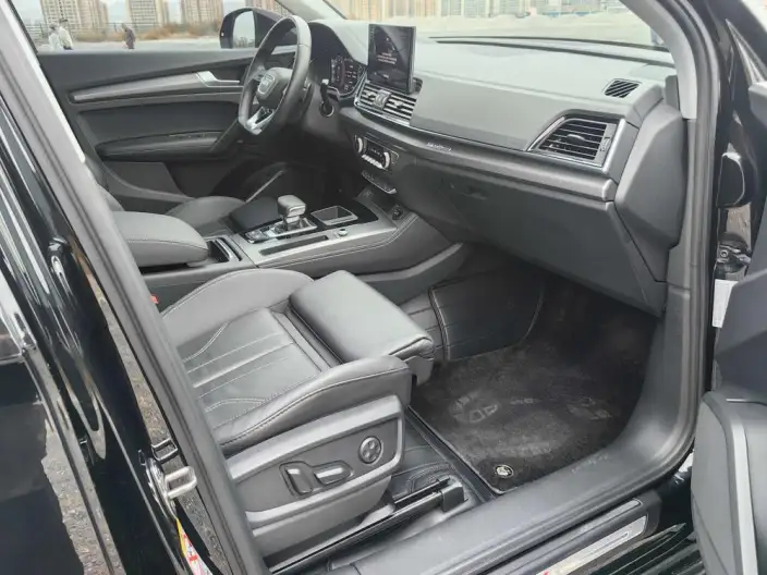 Audi Q5L 2022 Model Facelift 40T Luxury Dynamic Model – фото 10