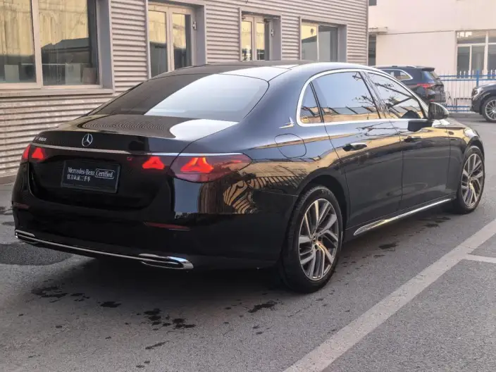 Mercedes-Benz E-Class 2024 Model E 260 L sedan – фото 7