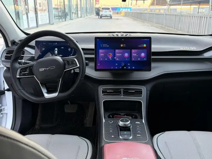 BYD Destroyer 05 2024 Model Honor Edition DM-i 55KM Luxury Model – фото 7