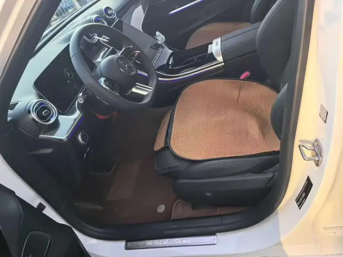 Mercedes-Benz C-Class 2026 Model C 260 L Sports sedan Classic Edition – фото 9