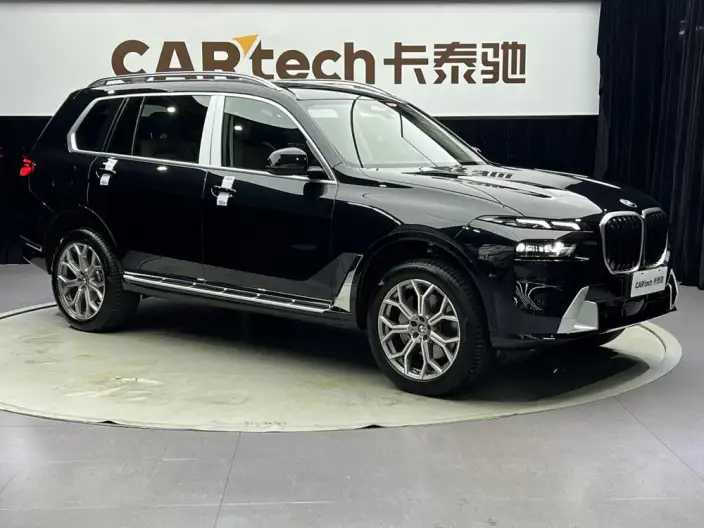 BMW X7 2023 Model xDrive40i Leading Model Luxury Set – фото 3
