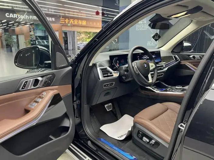 BMW X7 2023 Model xDrive40i Leading Model Luxury Set – фото 5