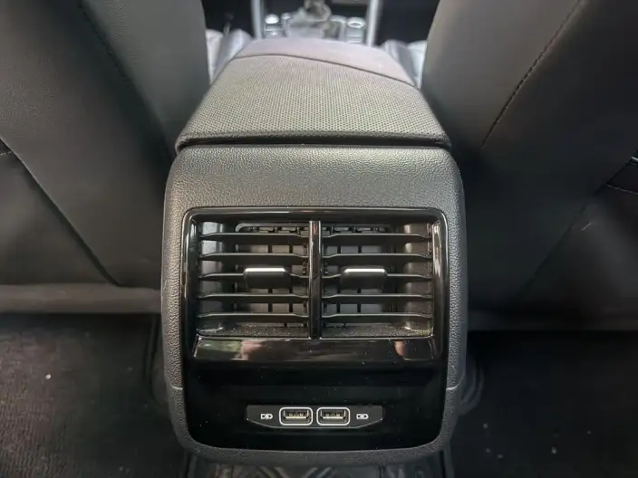 Volkswagen Sagitar 2024 Model 300TSI DSG Beyond Edition – фото 8