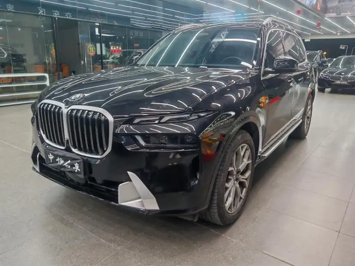 BMW X7 2023 Model xDrive40i Leading Model Luxury Set – фото 1
