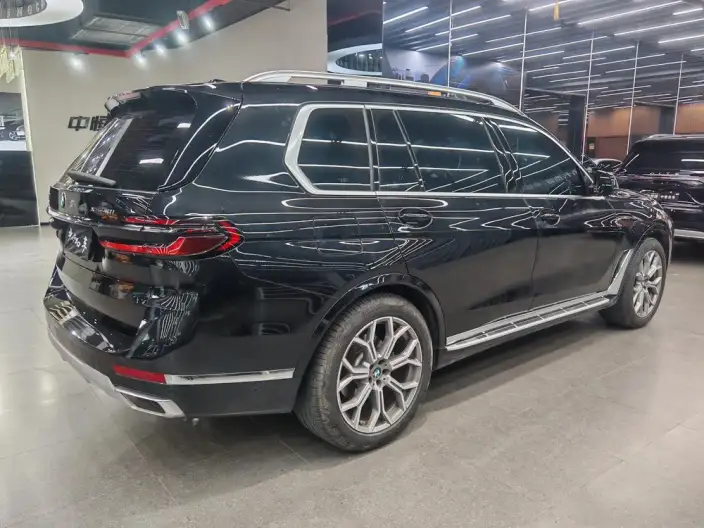 BMW X7 2023 Model xDrive40i Leading Model Luxury Set – фото 4