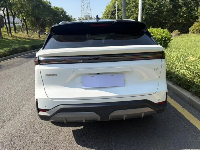 Geely Galaxy L7 2023 Model 1.5T DHT 115km Galaxy – фото 5