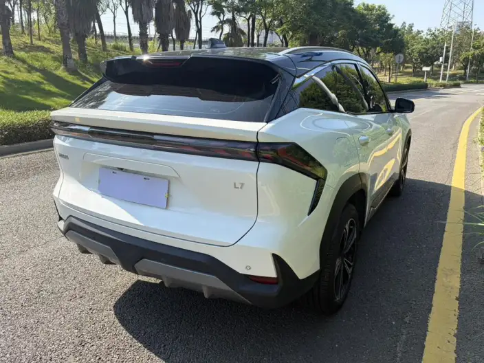Geely Galaxy L7 2023 Model 1.5T DHT 115km Galaxy – фото 6