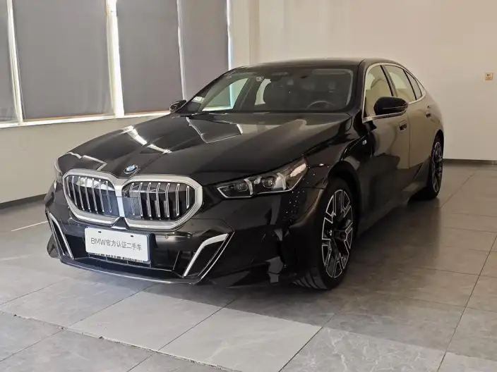 BMW 5 Series 2025 Model 530Li Exclusive Model M Sports Set – фото 1