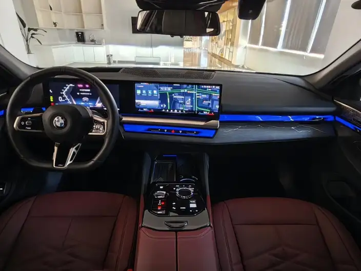 BMW 5 Series 2025 Model 530Li Exclusive Model M Sports Set – фото 9