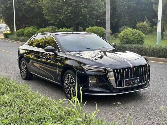 Hongqi H5 2025 Model 2.0T Automatic Flag Enjoy Edition