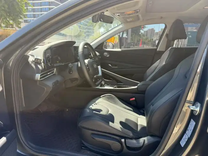 Hyundai Ioniq 2023 Model 1.5L CVT GLX Elite Edition – фото 7
