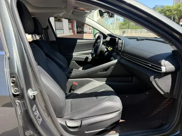 Hyundai Ioniq 2023 Model 1.5L CVT GLX Elite Edition – фото 9