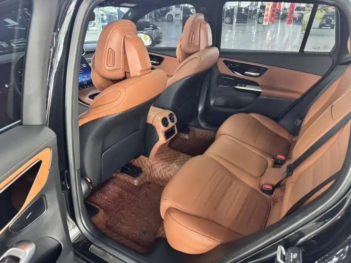 Mercedes-Benz GLC 2024 Model GLC 260 L 4MATIC Dynamic Model 5 seat – фото 9