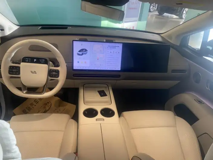 Li Auto i8 2025 Model Standard Edition – фото 6