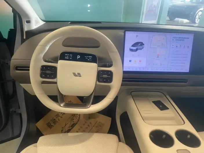 Li Auto i8 2025 Model Standard Edition – фото 7