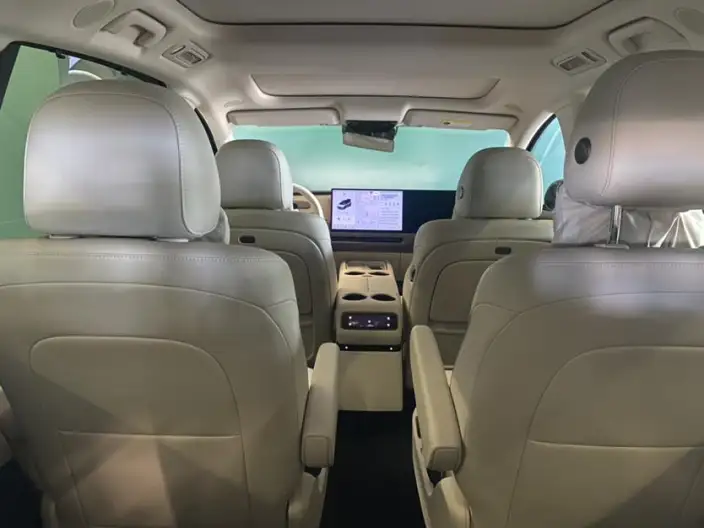 Li Auto i8 2025 Model Standard Edition – фото 8