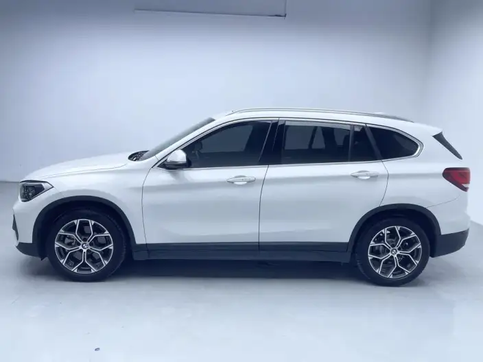 BMW X1 2022 Model sDrive25Li Leading Model – фото 4