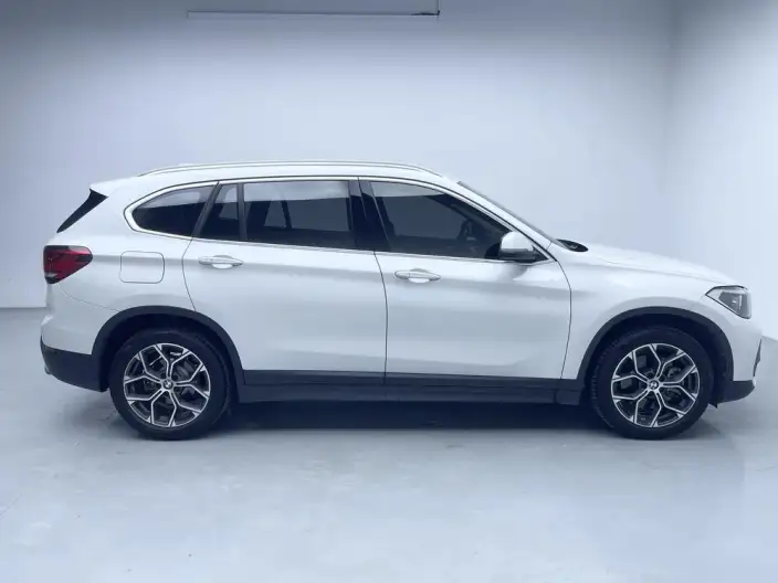 BMW X1 2022 Model sDrive25Li Leading Model – фото 8