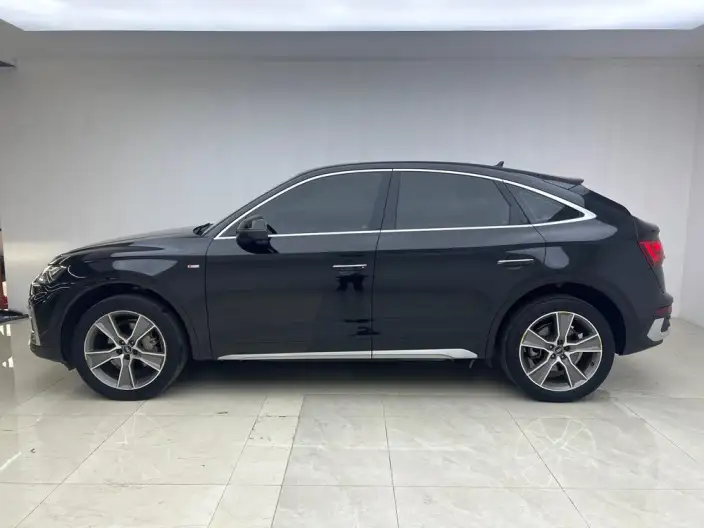 Audi Q5L Sportback 2022 Model 40 TFSI Luxury Model