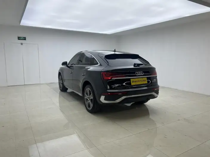 Audi Q5L Sportback 2022 Model 40 TFSI Luxury Model – фото 5
