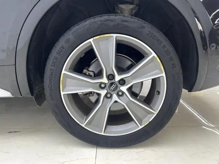 Audi Q5L Sportback 2022 Model 40 TFSI Luxury Model – фото 9