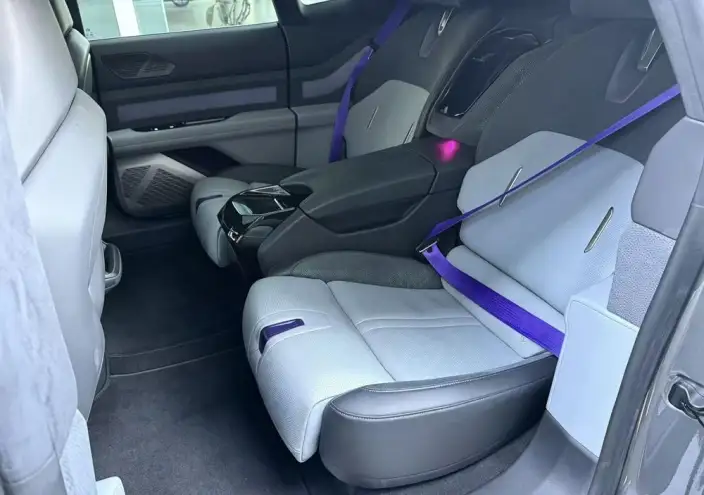HiPhi Z 2023 Model 4 seat Edition – фото 9