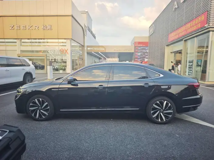 Volkswagen Passat 2022 Model 330TSI Deluxe Edition