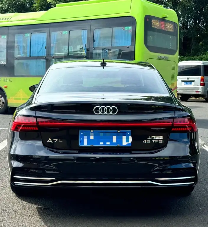 Audi A7 L 2024 Model 45 TFSI Luxury Model – фото 5