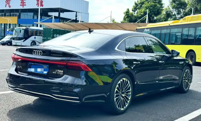 Audi A7 L 2024 Model 45 TFSI Luxury Model – фото 6