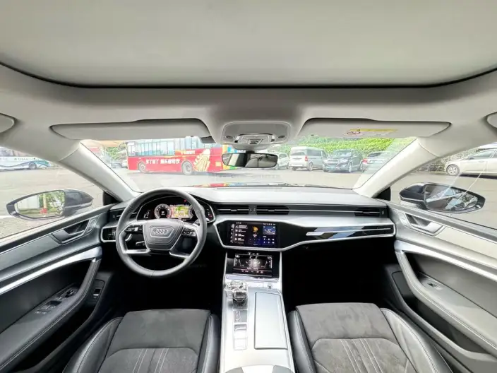 Audi A7 L 2024 Model 45 TFSI Luxury Model – фото 7
