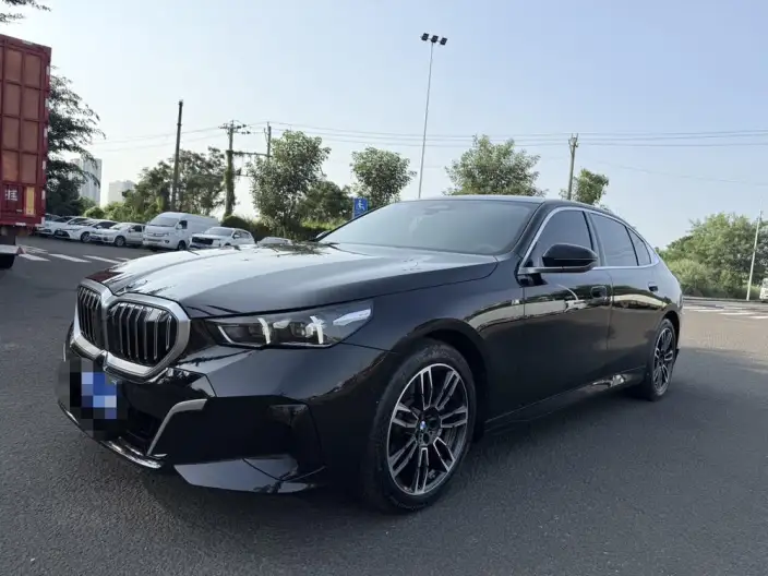 BMW 5 Series 2025 Model Facelift 530Li Leading Model M Sports Set