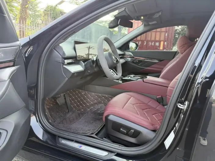 BMW 5 Series 2025 Model Facelift 530Li Leading Model M Sports Set – фото 8